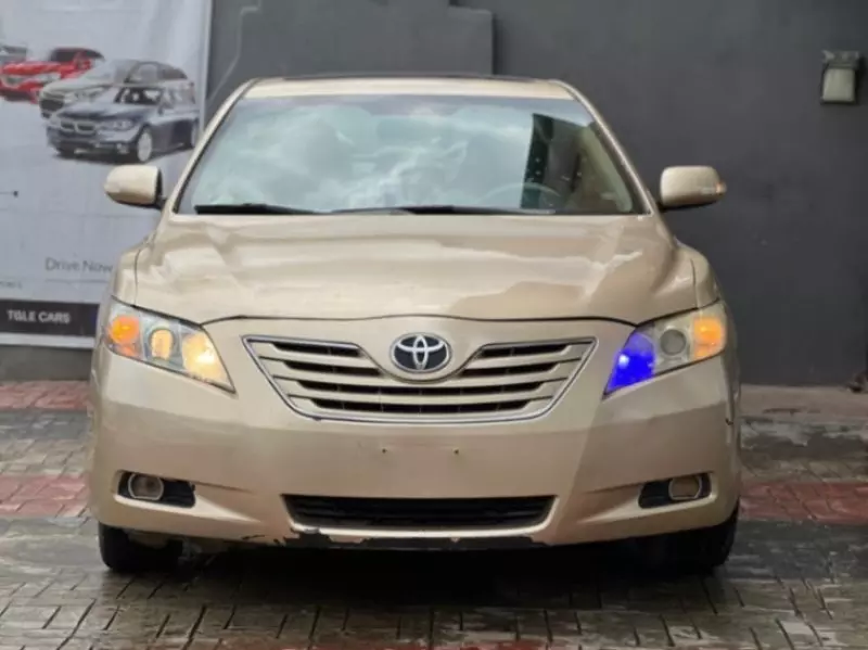 Toyota Camry   - 2008