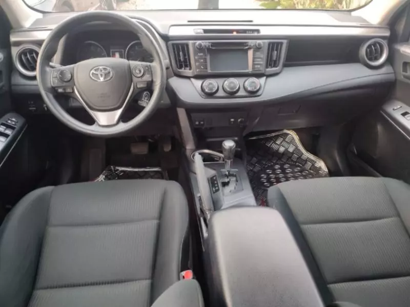 Toyota RAV4   - 2017