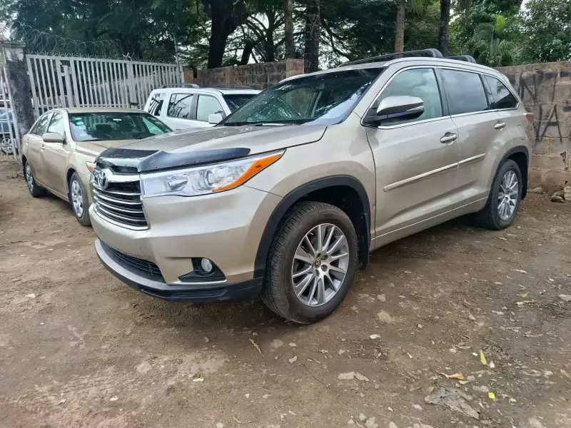 TOYOTA Highlander   - 2016