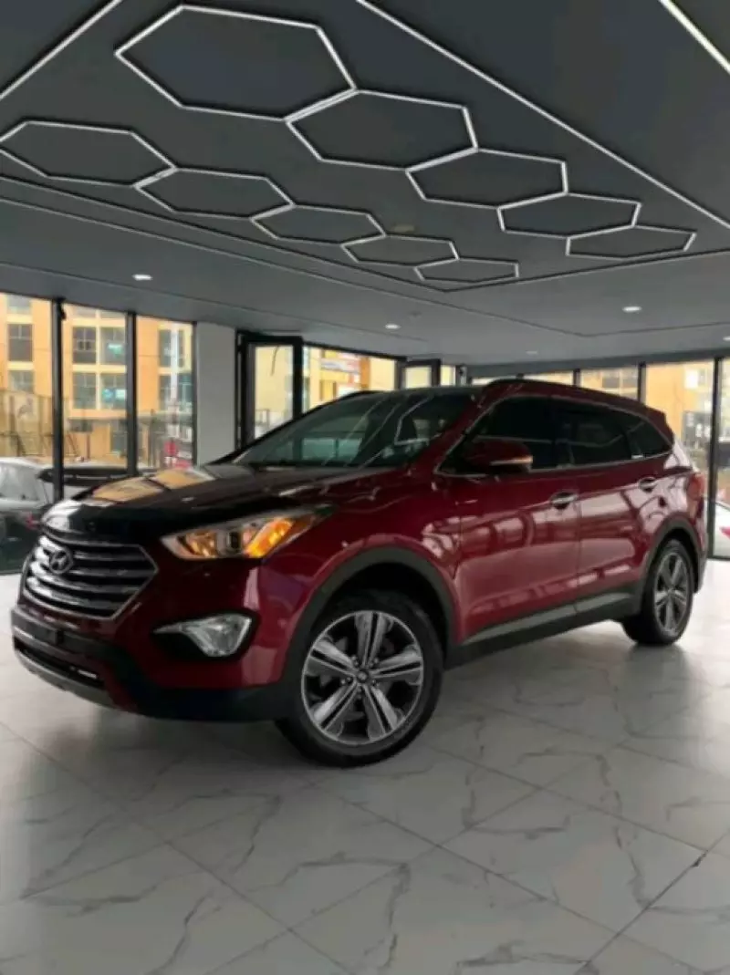 Hyundai Santa Fe   - 2016