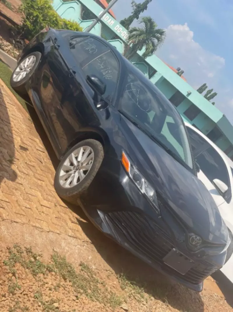 TOYOTA Camry - 2018