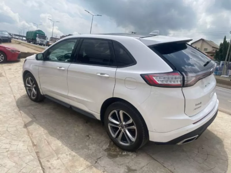 Ford Edge   - 2015