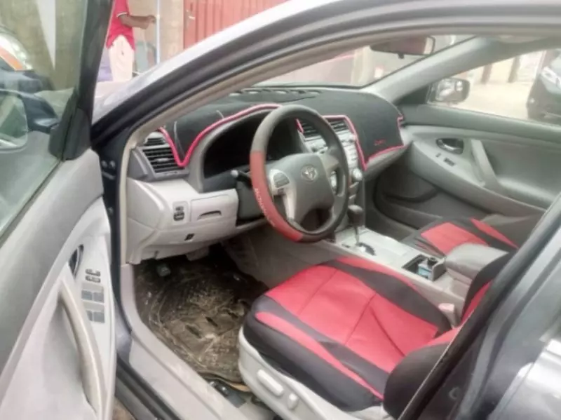 Toyota Camry   - 2011