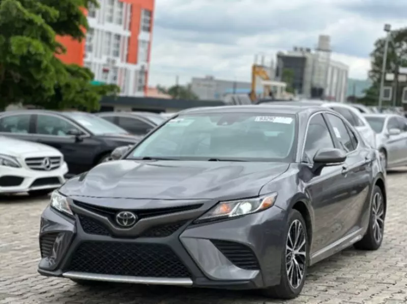 TOYOTA Camry   - 2019