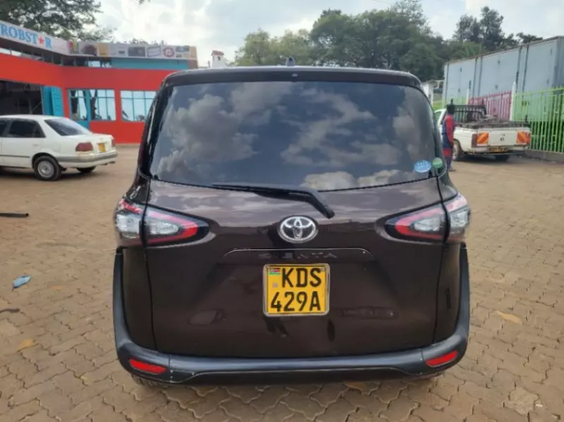 Toyota Sienta   - 2017