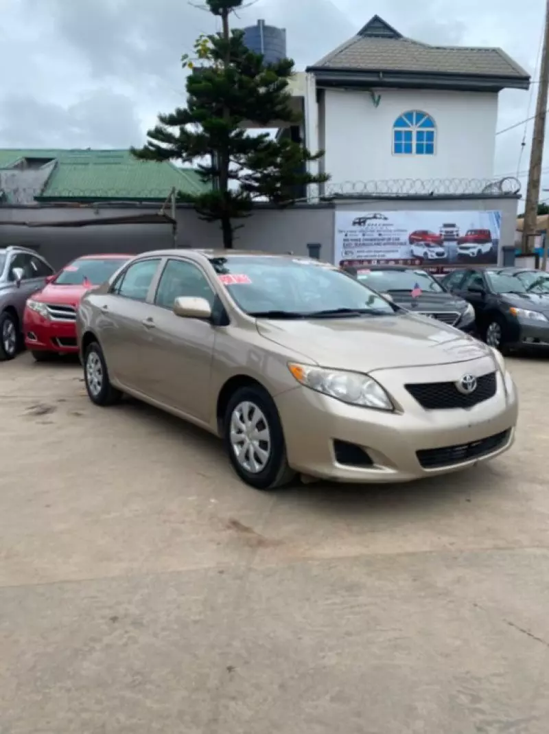 TOYOTA Corolla   - 2009