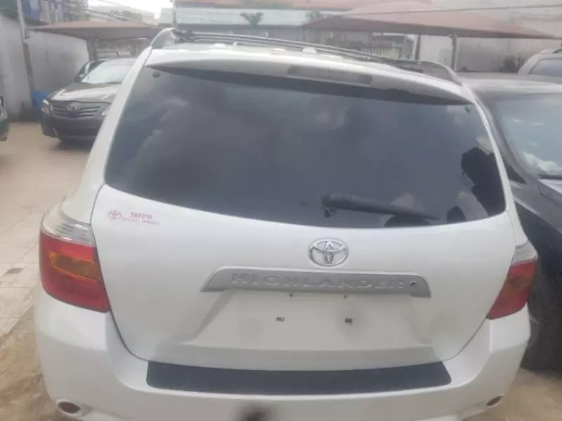 Toyota Highlander   - 2010