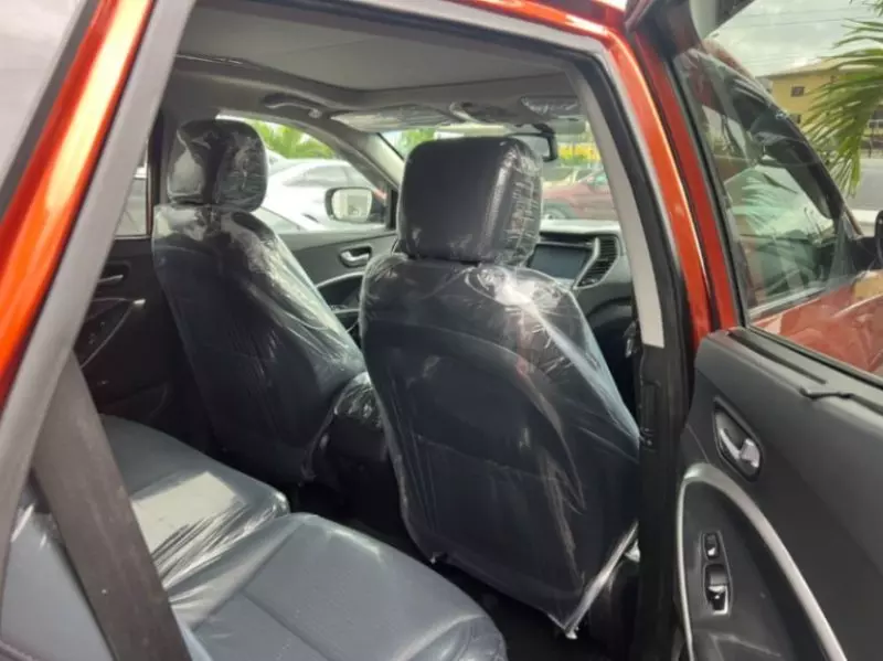 Hyundai Santa FE   - 2014