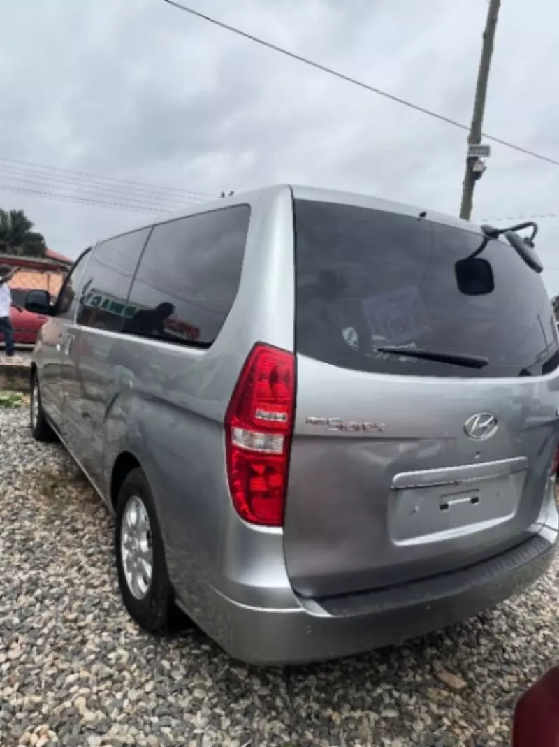 Hyundai H-1 Starex - 2013