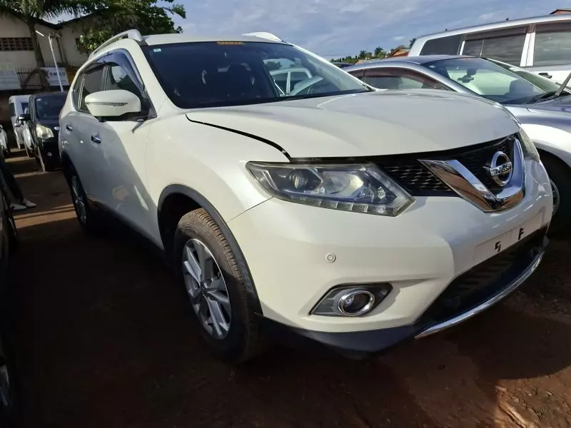 Nissan X-Trail   - 2016