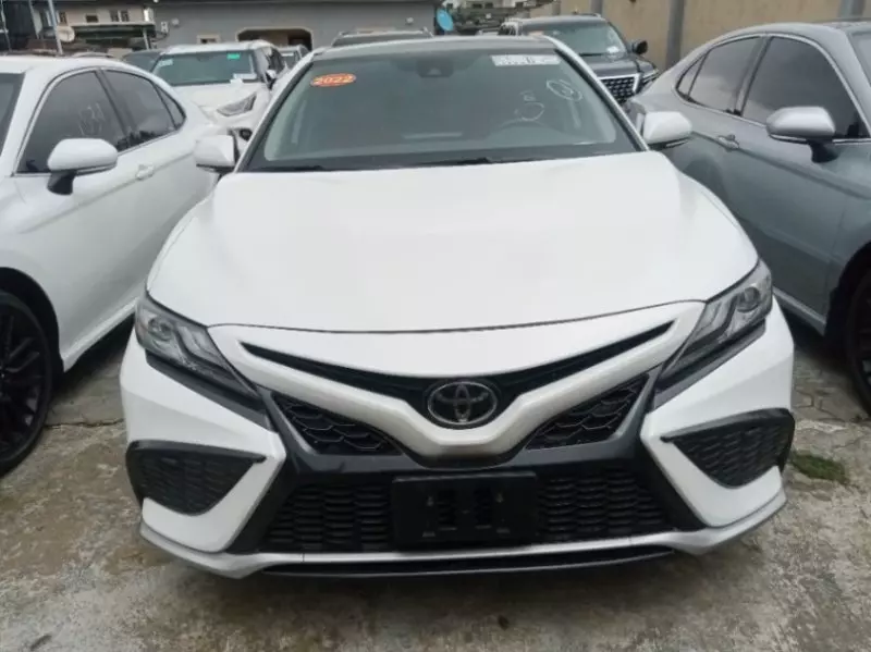 Toyota Camry   - 2022