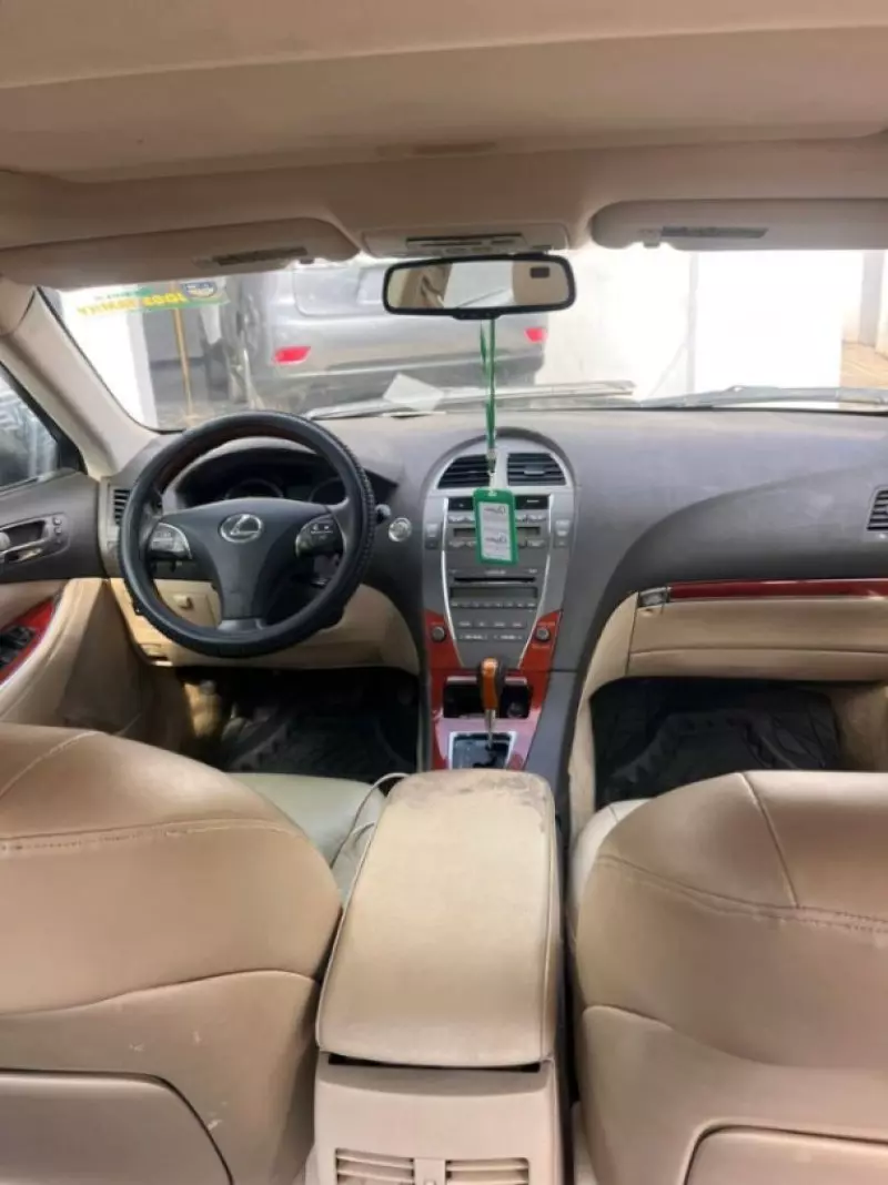 Lexus ES - 2010
