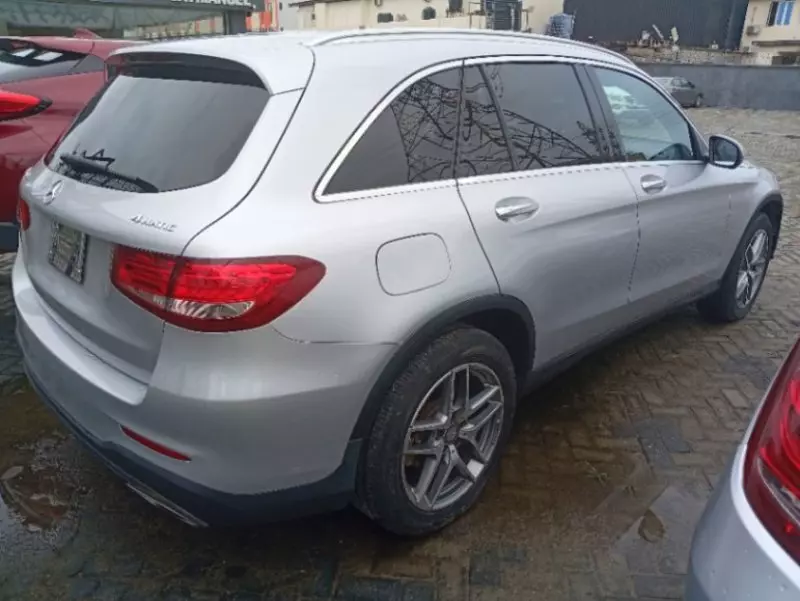 Mercedes-Benz C 300   - 2015