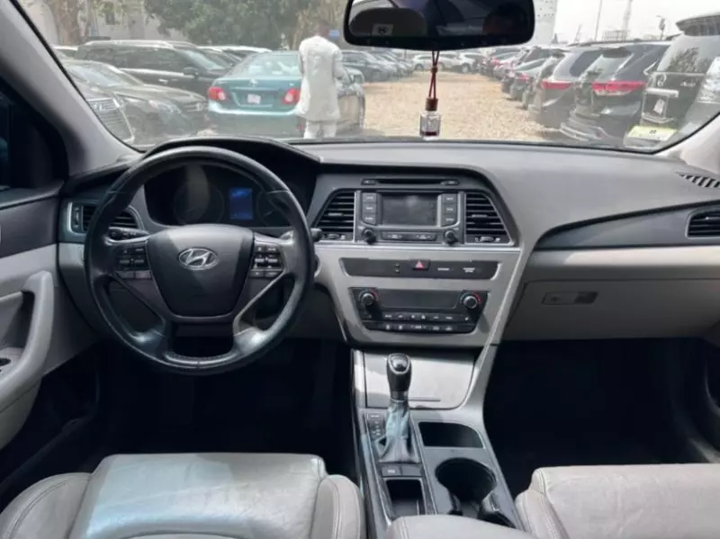 Hyundai Sonata   - 2015