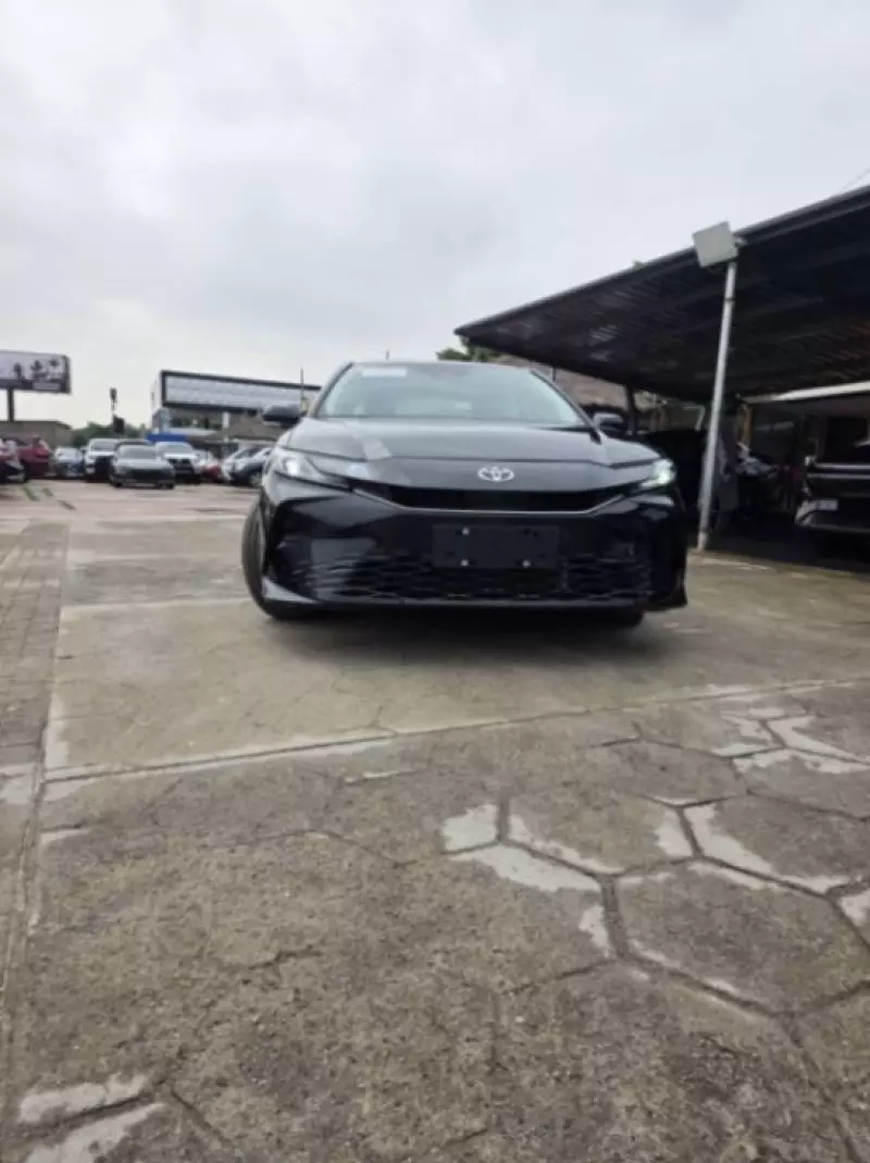 TOYOTA Camry   - 2025