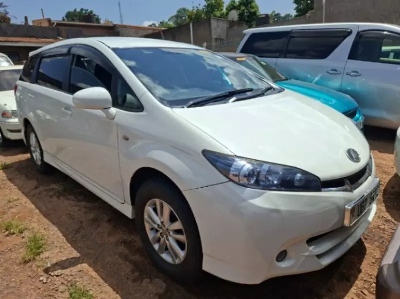 Toyota Wish   - 2010