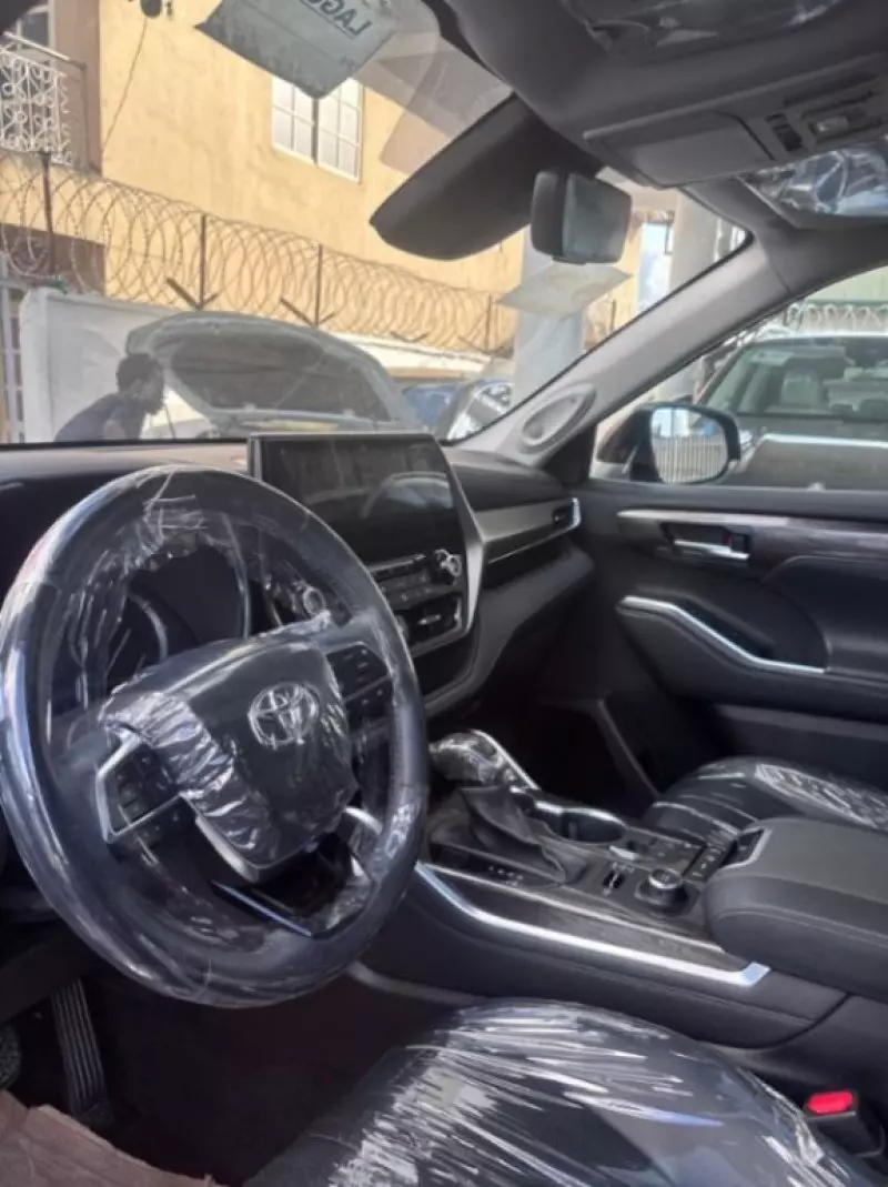TOYOTA Highlander   - 2021