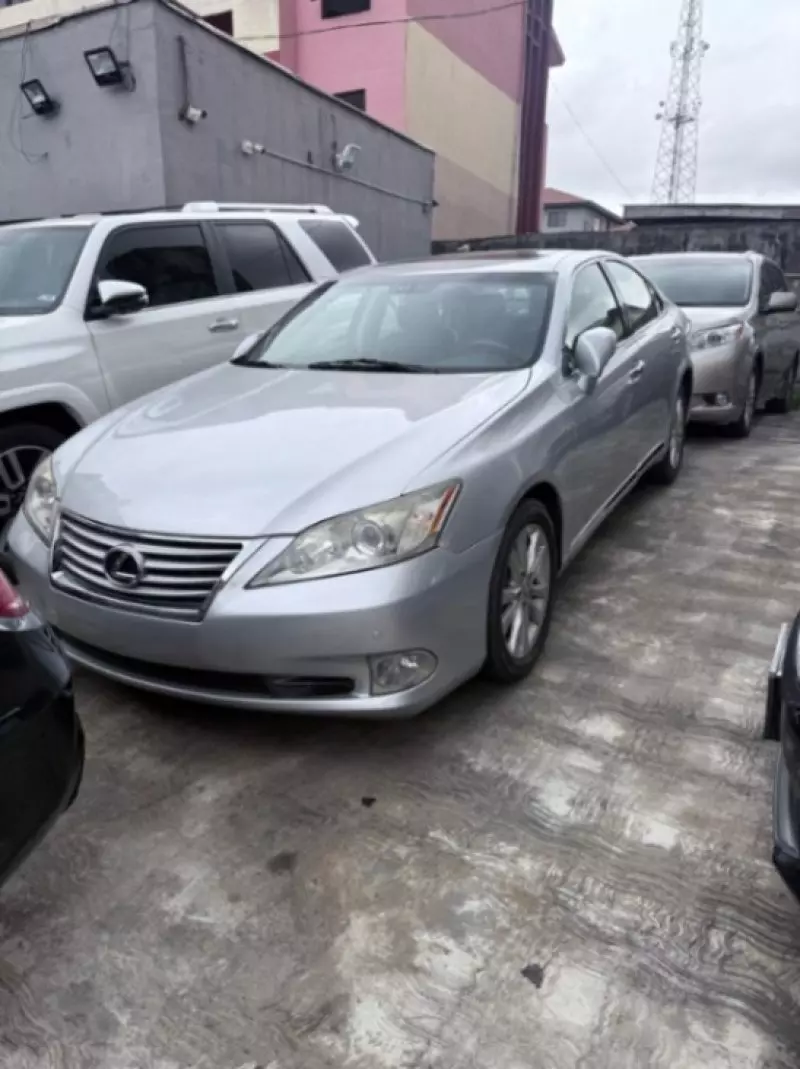 Lexus ES 350   - 2012