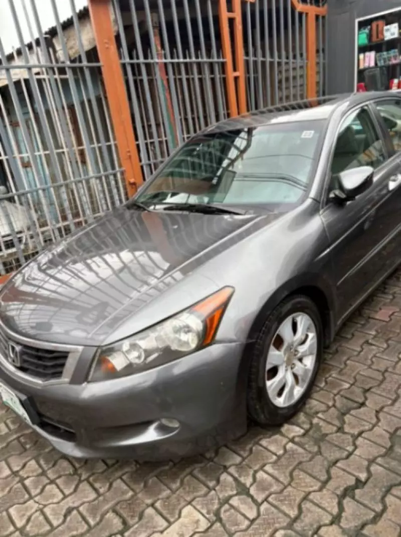 Honda Accord   - 2009