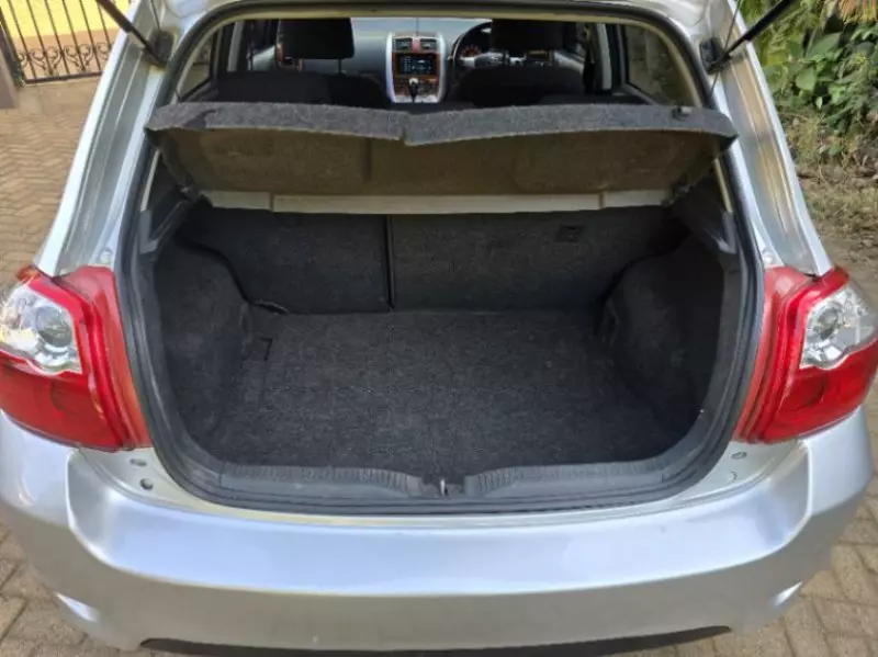 Toyota Auris   - 2009
