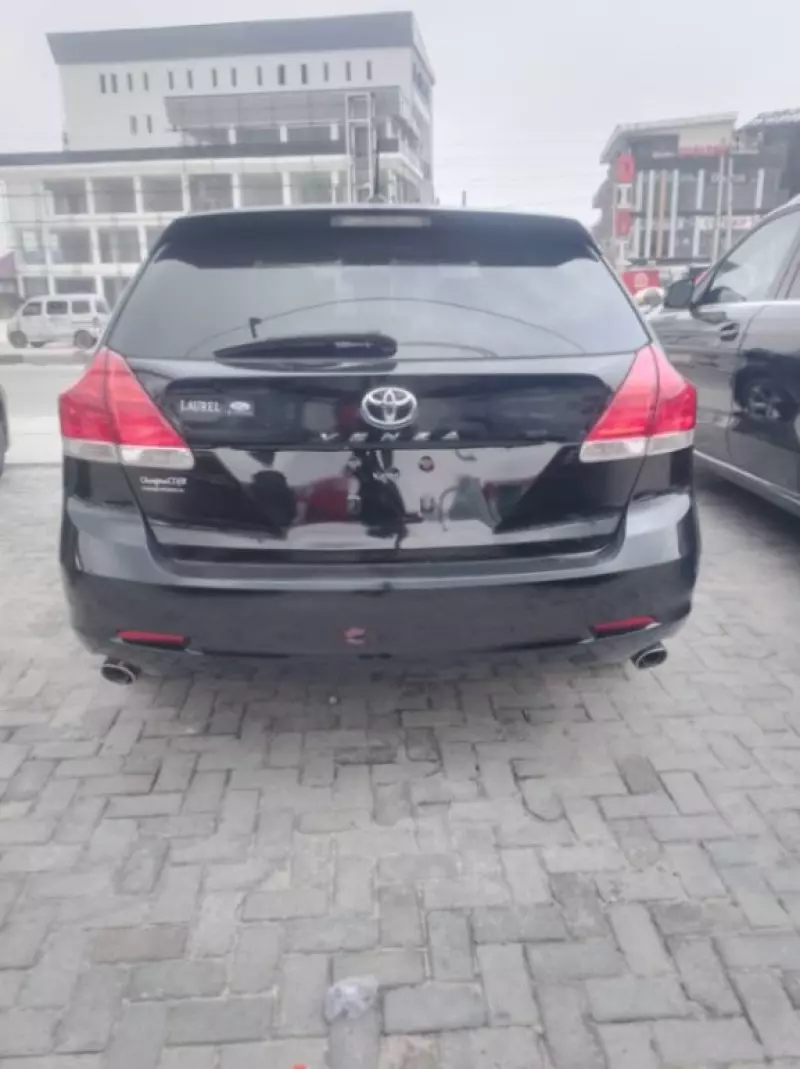 Toyota Venza   - 2010