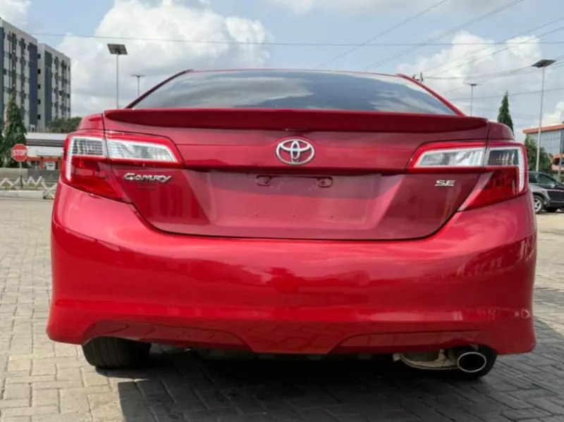 Toyota Camry   - 2013