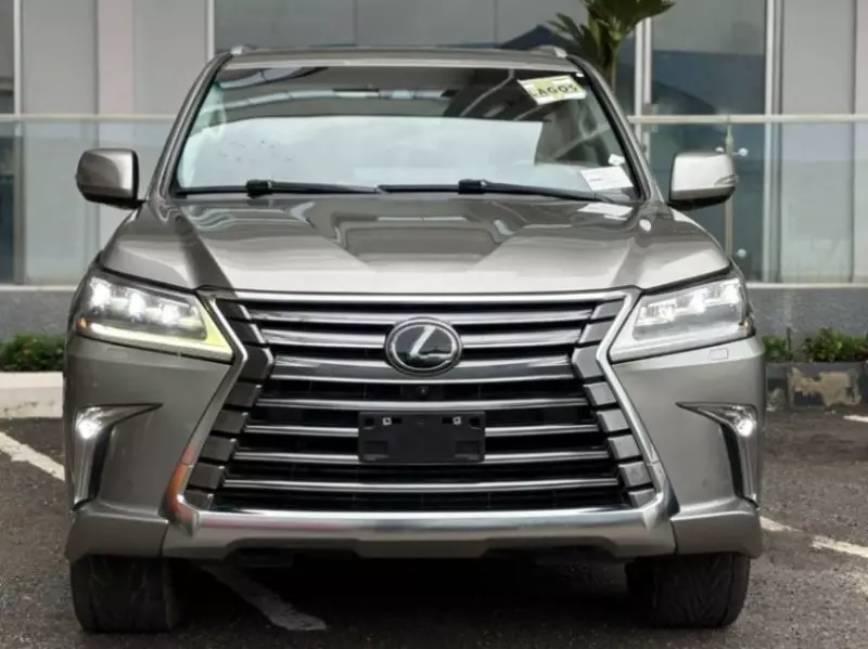 Lexus LX 570 - 2016