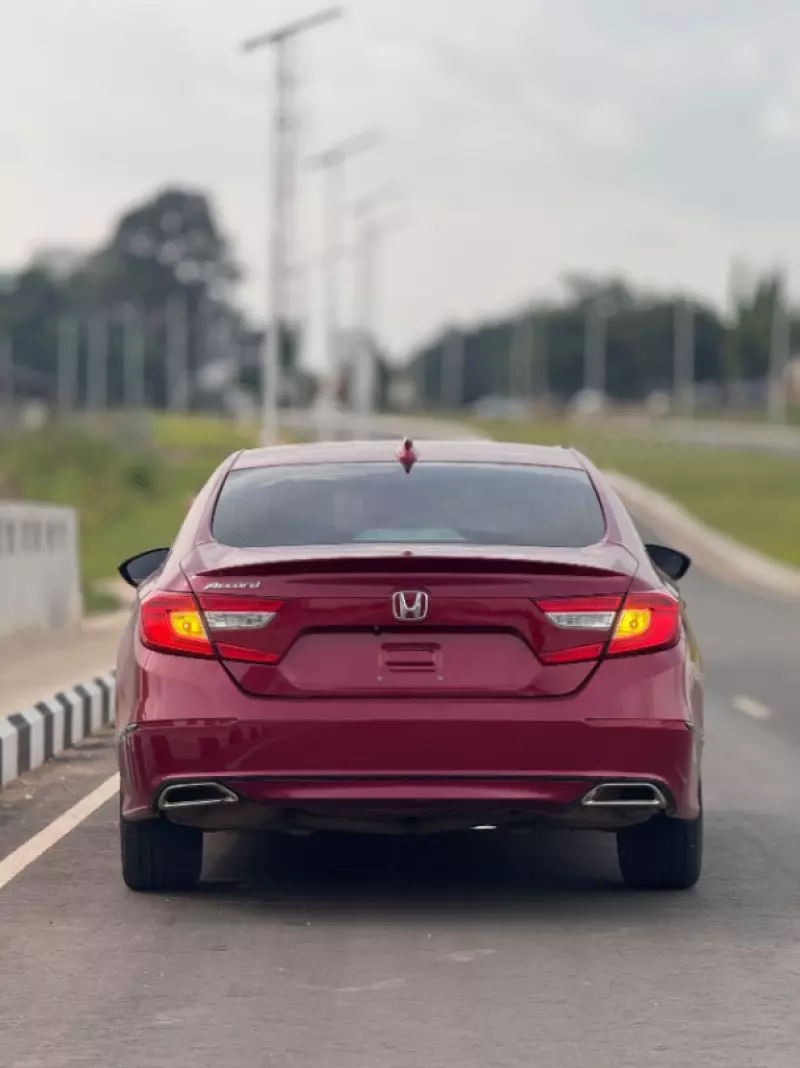 Honda Accord   - 2018