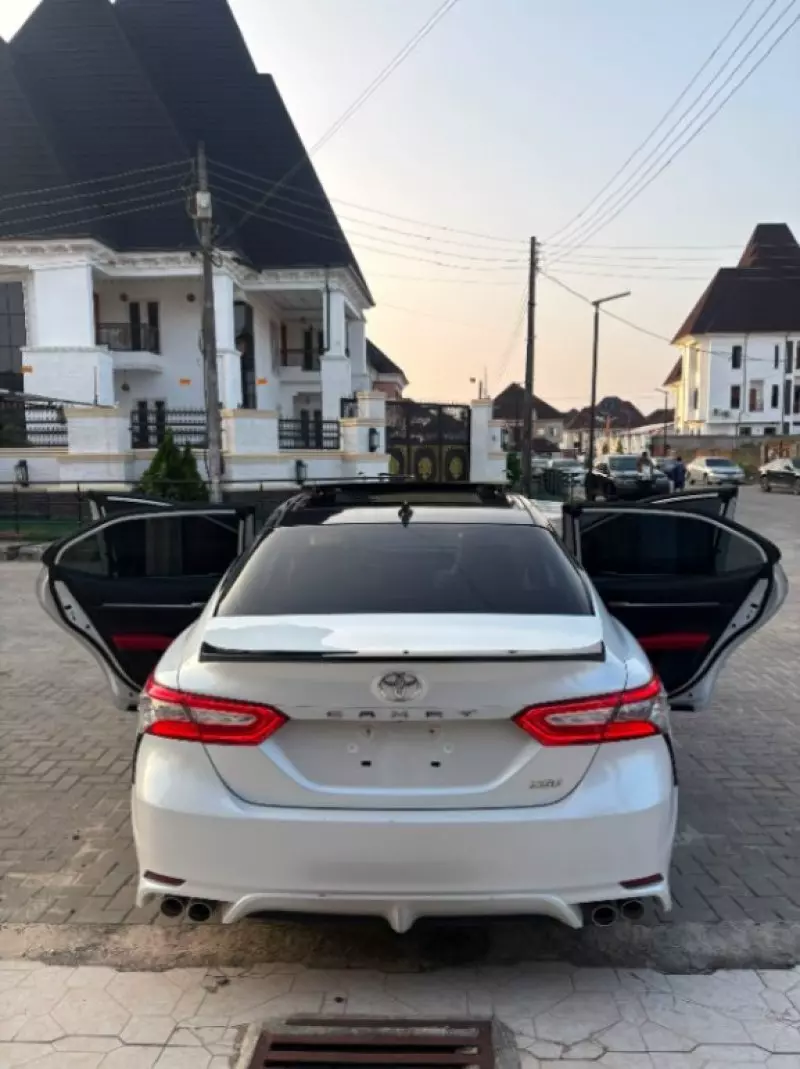 TOYOTA Camry   - 2019