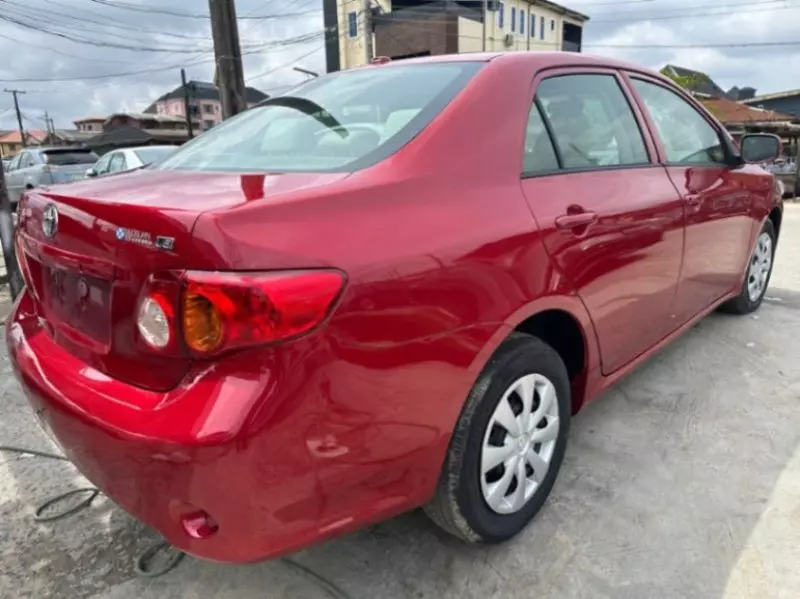 Toyota Corolla   - 2009