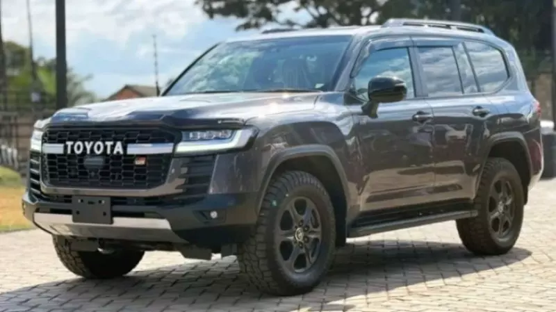 TOYOTA LANDCRUISER VXR - 2025