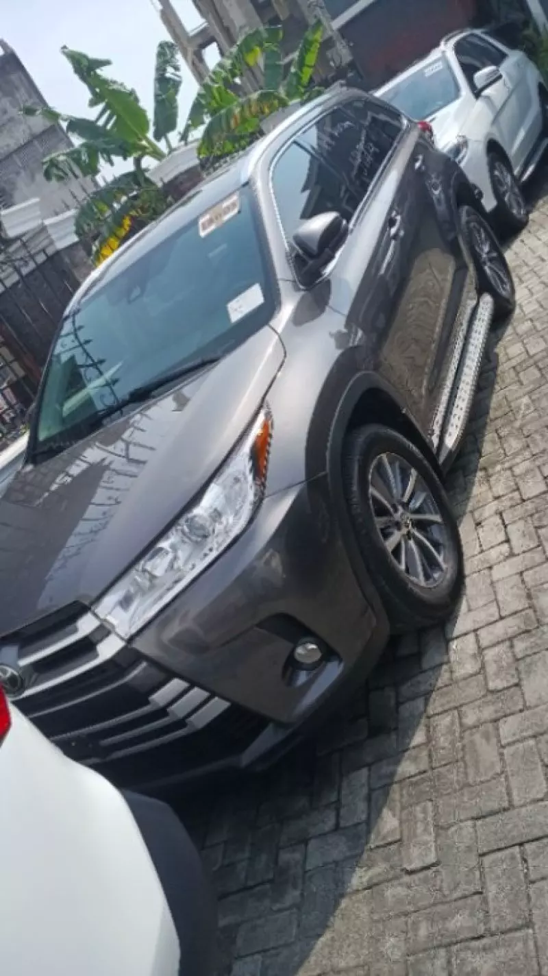 Toyota Highlander   - 2018