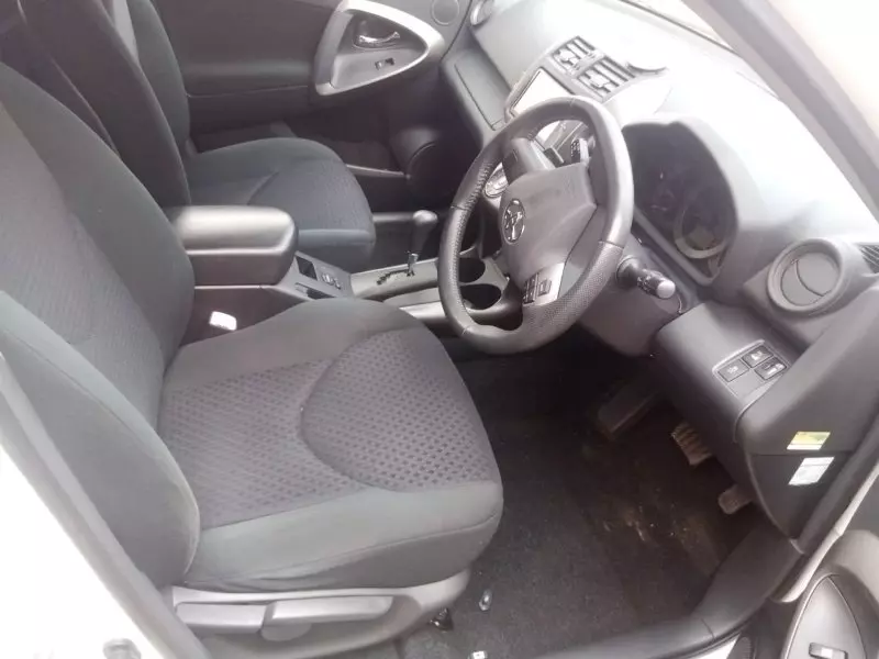 Toyota Vanguard    - 2010