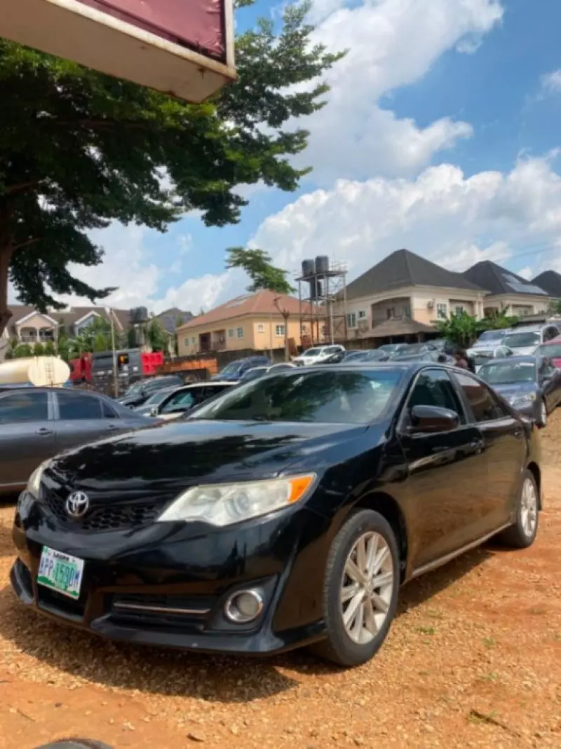TOYOTA Camry   - 2012