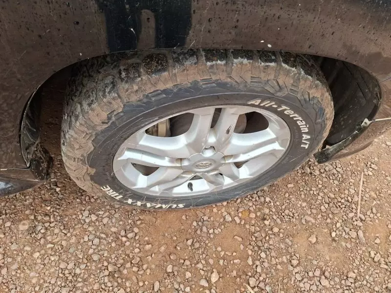 Toyota Land Cruiser V8   - 2011