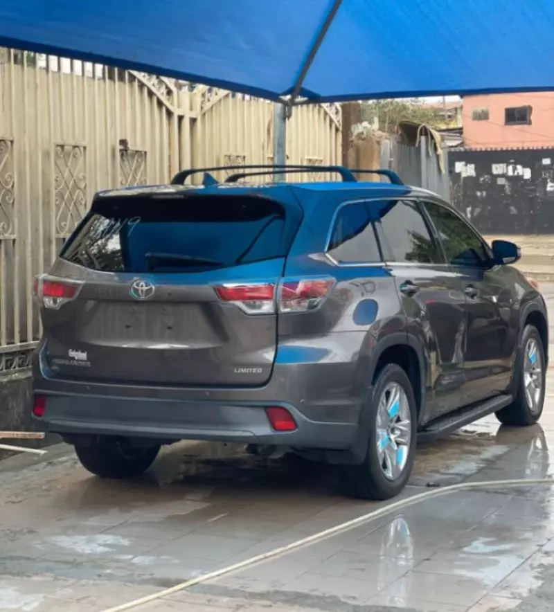 TOYOTA Highlander   - 2016