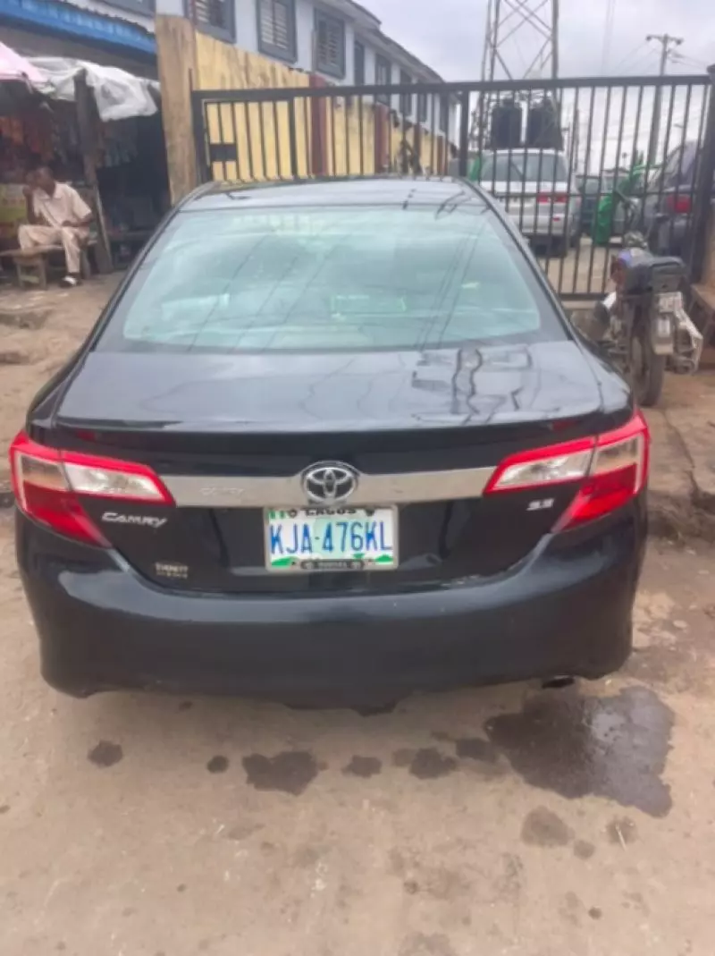 TOYOTA Camry   - 2012