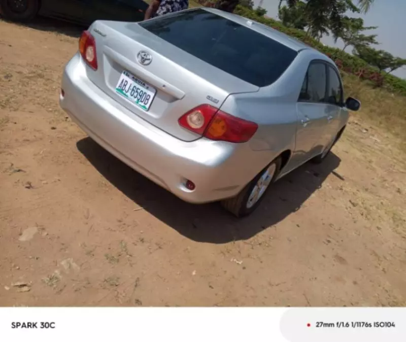 Toyota Corolla   - 2009
