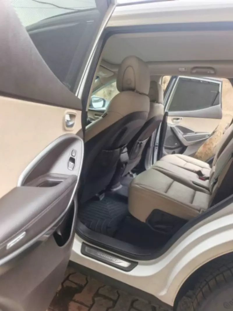 Hyundai Santa Fe   - 2017