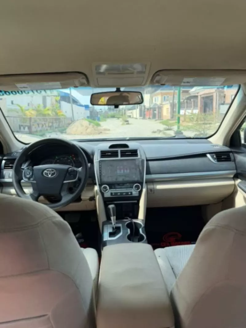 TOYOTA Camry - 2012