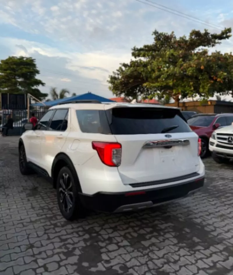 Ford Explorer   - 2020