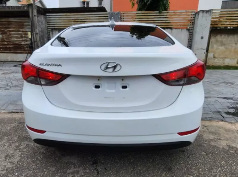 Hyundai Elantra   - 2016