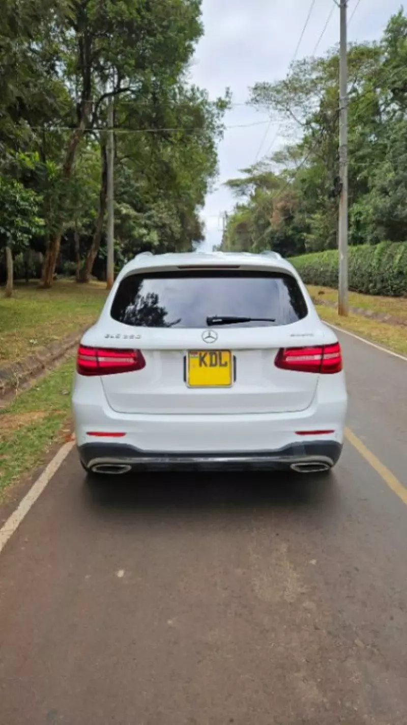 Mercedes-Benz GLC 200   - 2016