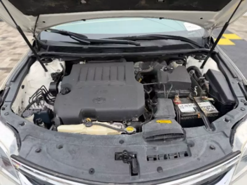 Toyota Avalon   - 2013