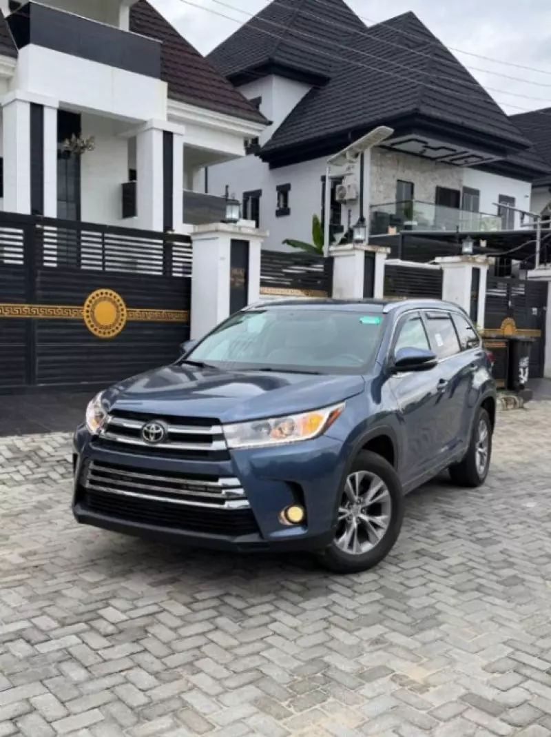 TOYOTA Highlander   - 2015