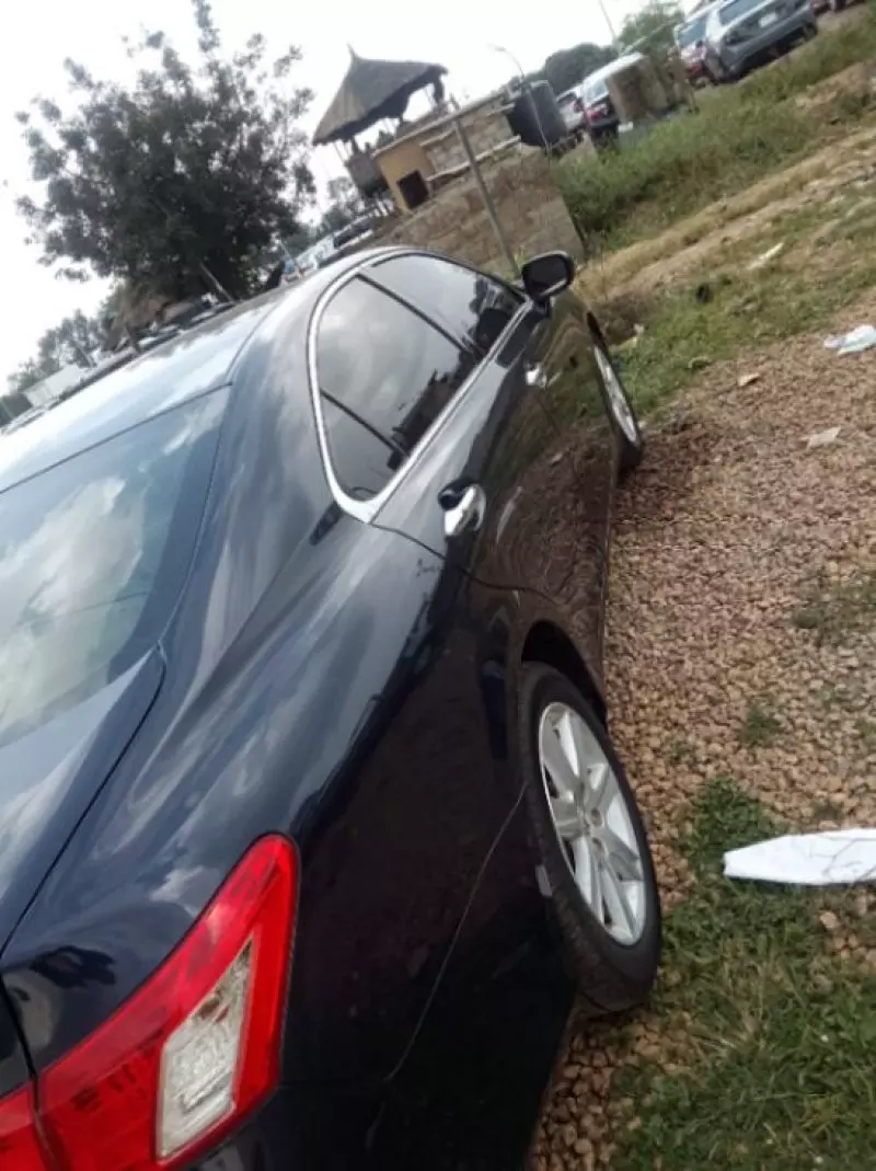 Lexus ES   - 2009