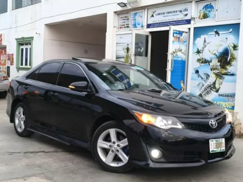 TOYOTA Camry - 2014