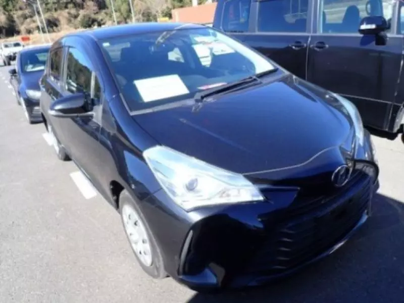 Toyota Vitz   - 2018