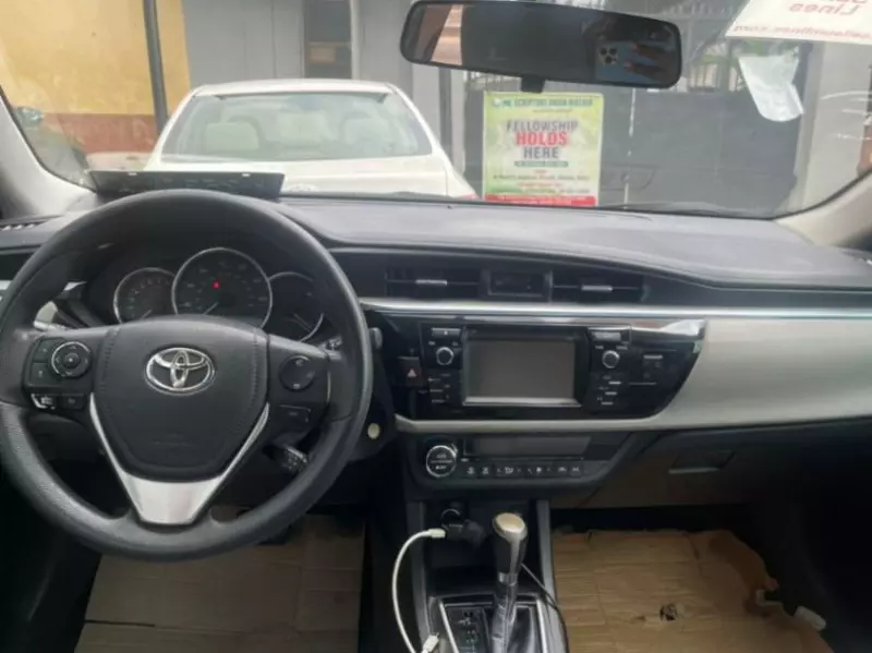 Toyota Avalon   - 2013