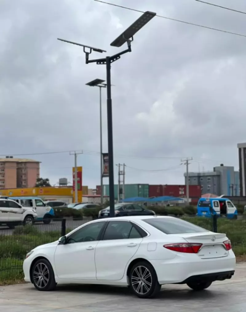 TOYOTA Camry   - 2016